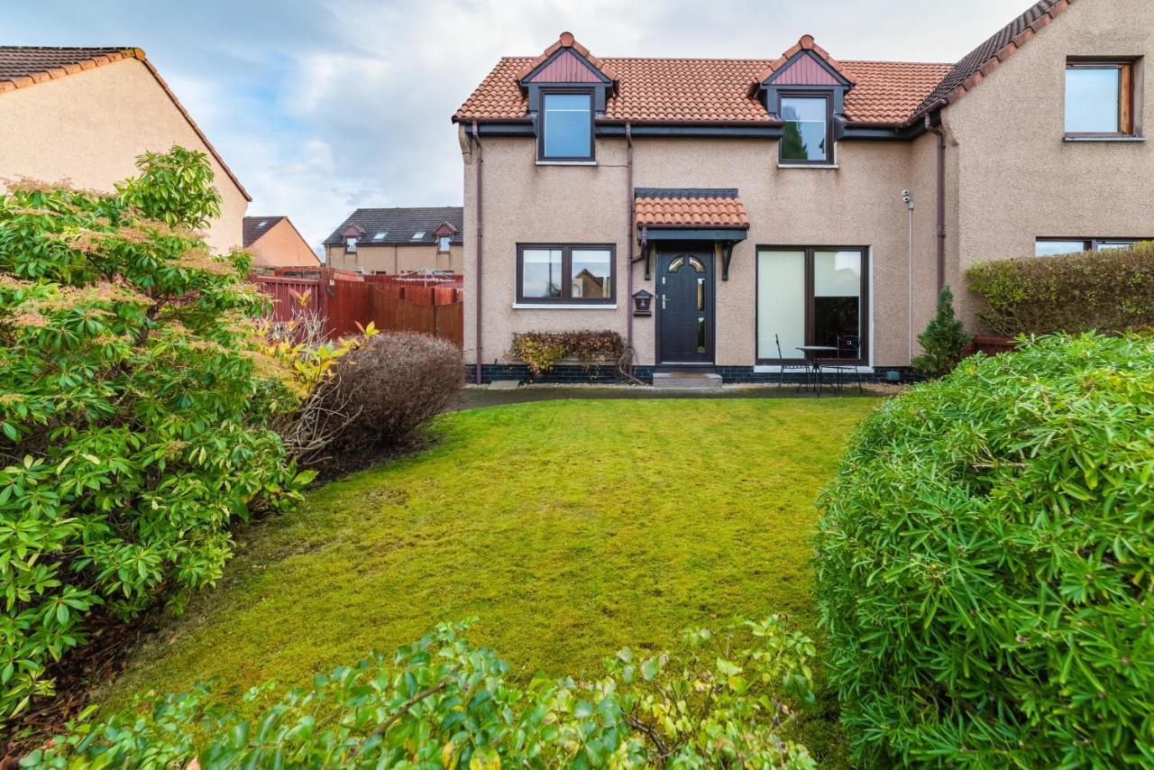 Willa , Cosy House In Inverness Extérieur photo