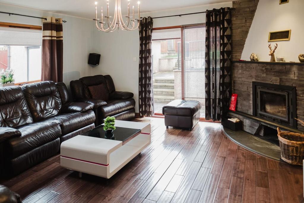 Willa , Cosy House In Inverness Extérieur photo