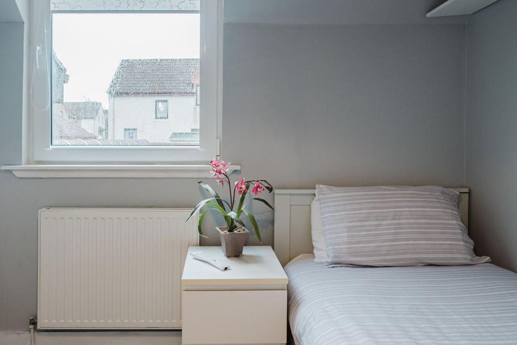 Willa , Cosy House In Inverness Extérieur photo
